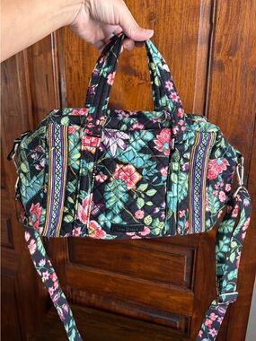 Vera Bradley Iconic 100 Quilted Handbag Crossbody Strap Vines Floral
